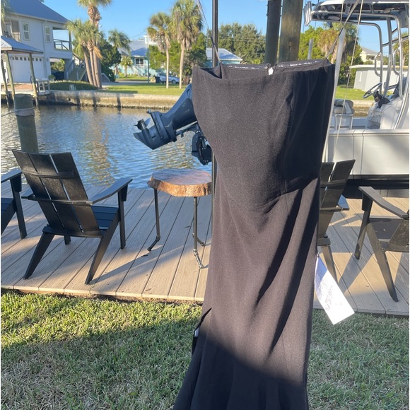 Dress The Population - Picture 3 of 12